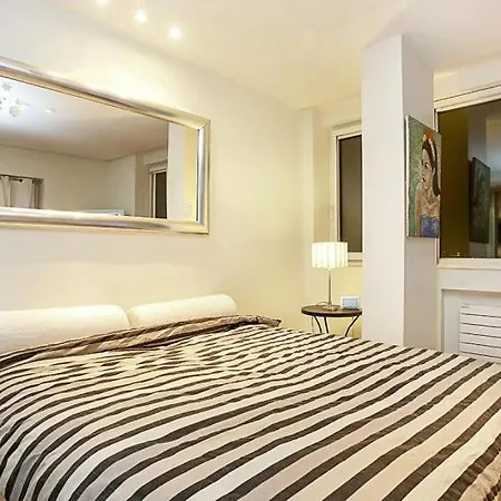 Extraordinary Penthouse Near Turn Eiffel! *